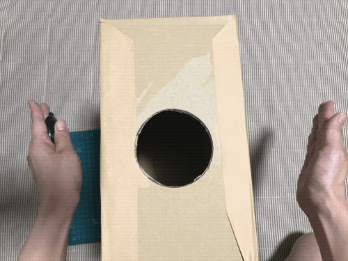 箱を叩く