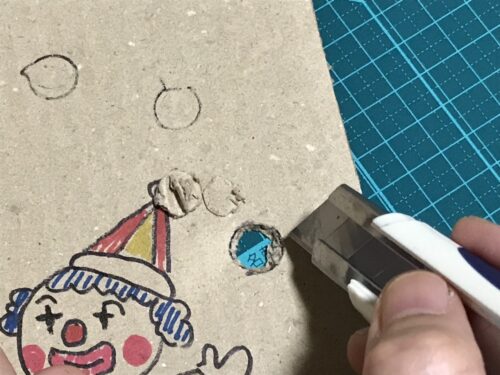 穴を貫通させる